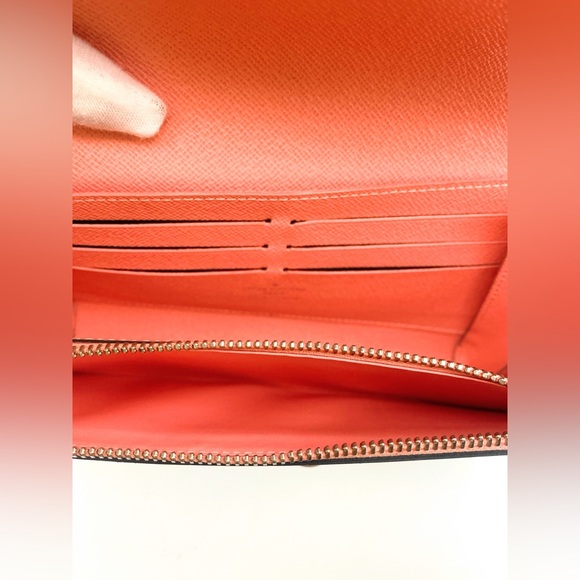 LOUIS VUITTON Limited Edition Aqua Epi Leather Twist - Picture 9 of 14